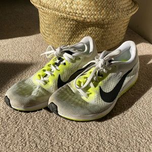 Nike women’s streak 6 track running shoes size 8